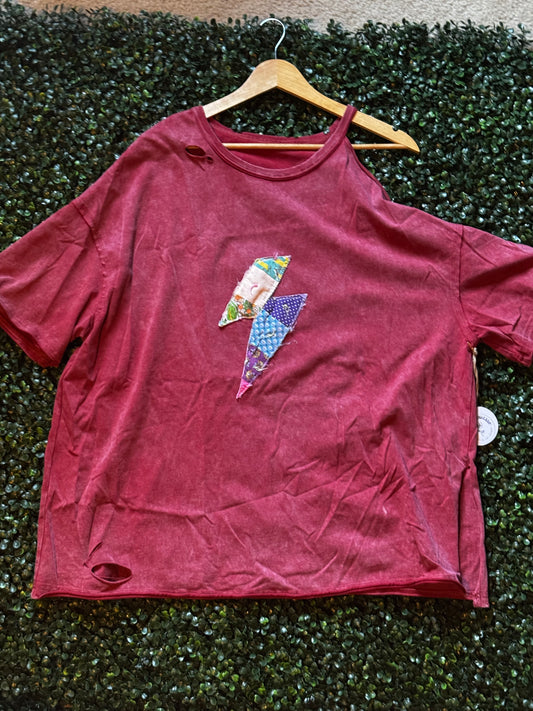 Clay Red Quilted lightning bolt distressed t-shirt L
