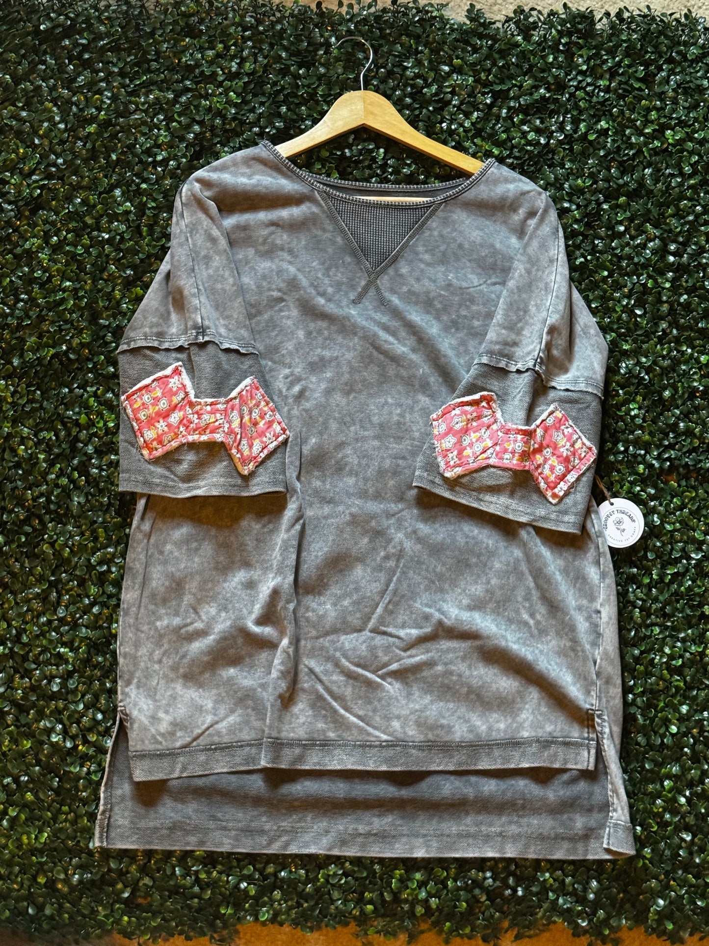 Philippine Gray Quilted bow sleeve t-shirt M